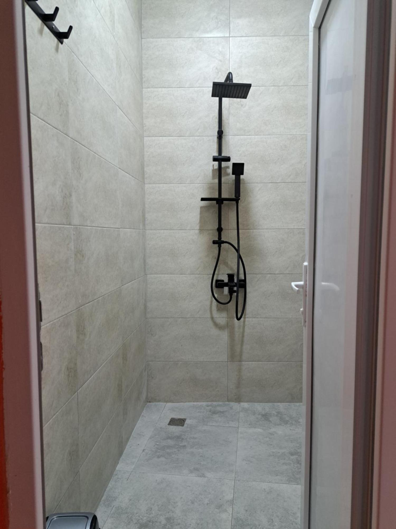 Karvi Hostel & Suites Batumi Eksteriør billede